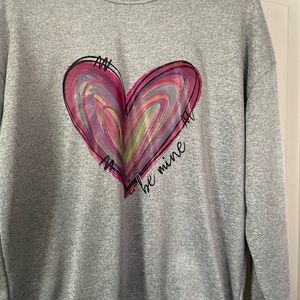 Heart sweatshirt. Size lg.